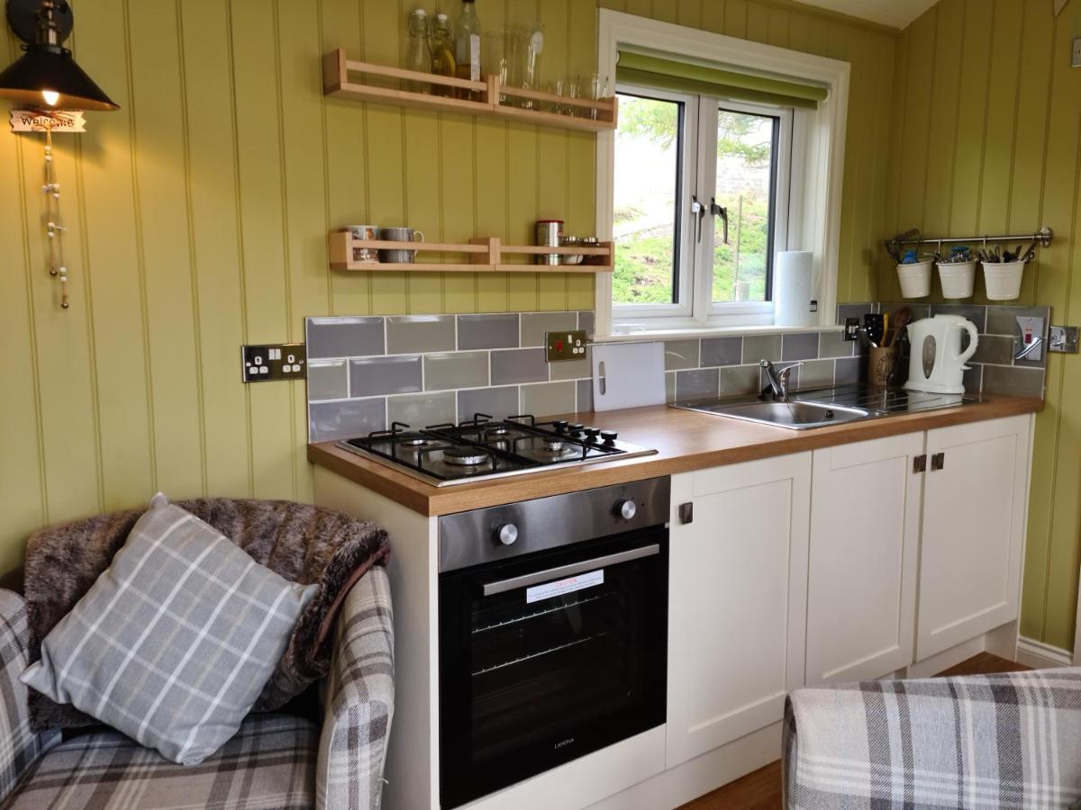 The Bay ,Luxury Shepherds Hut, Dundonnell Extérieur photo