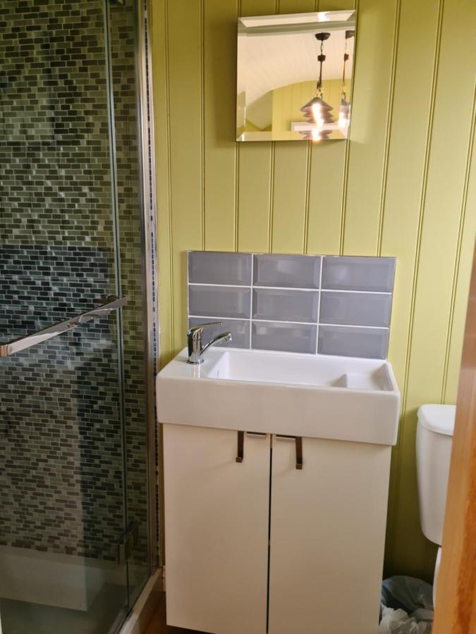 The Bay ,Luxury Shepherds Hut, Dundonnell Extérieur photo