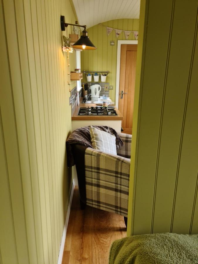 The Bay ,Luxury Shepherds Hut, Dundonnell Extérieur photo