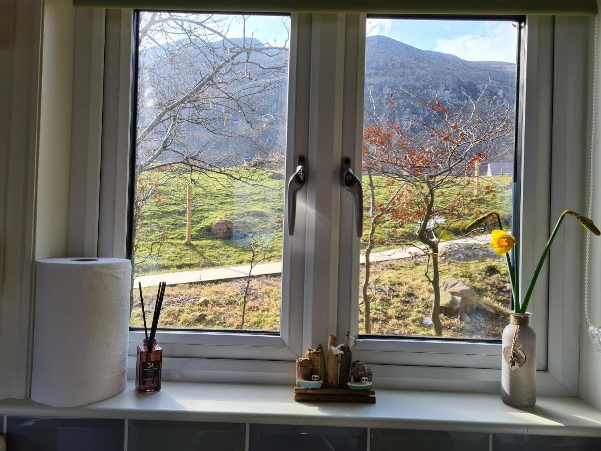 The Bay ,Luxury Shepherds Hut, Dundonnell Extérieur photo