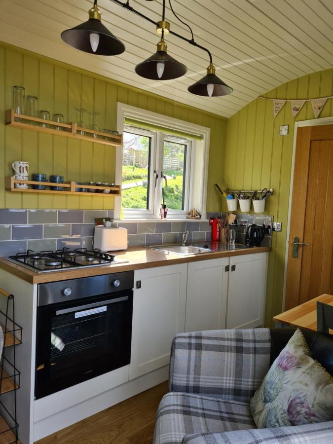 The Bay ,Luxury Shepherds Hut, Dundonnell Extérieur photo