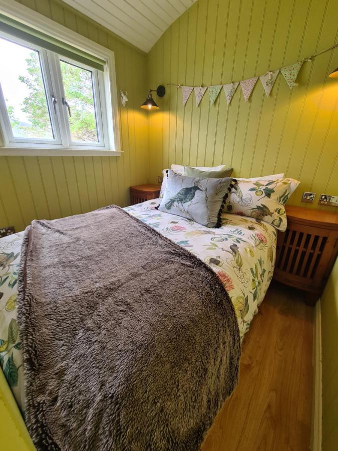 The Bay ,Luxury Shepherds Hut, Dundonnell Extérieur photo
